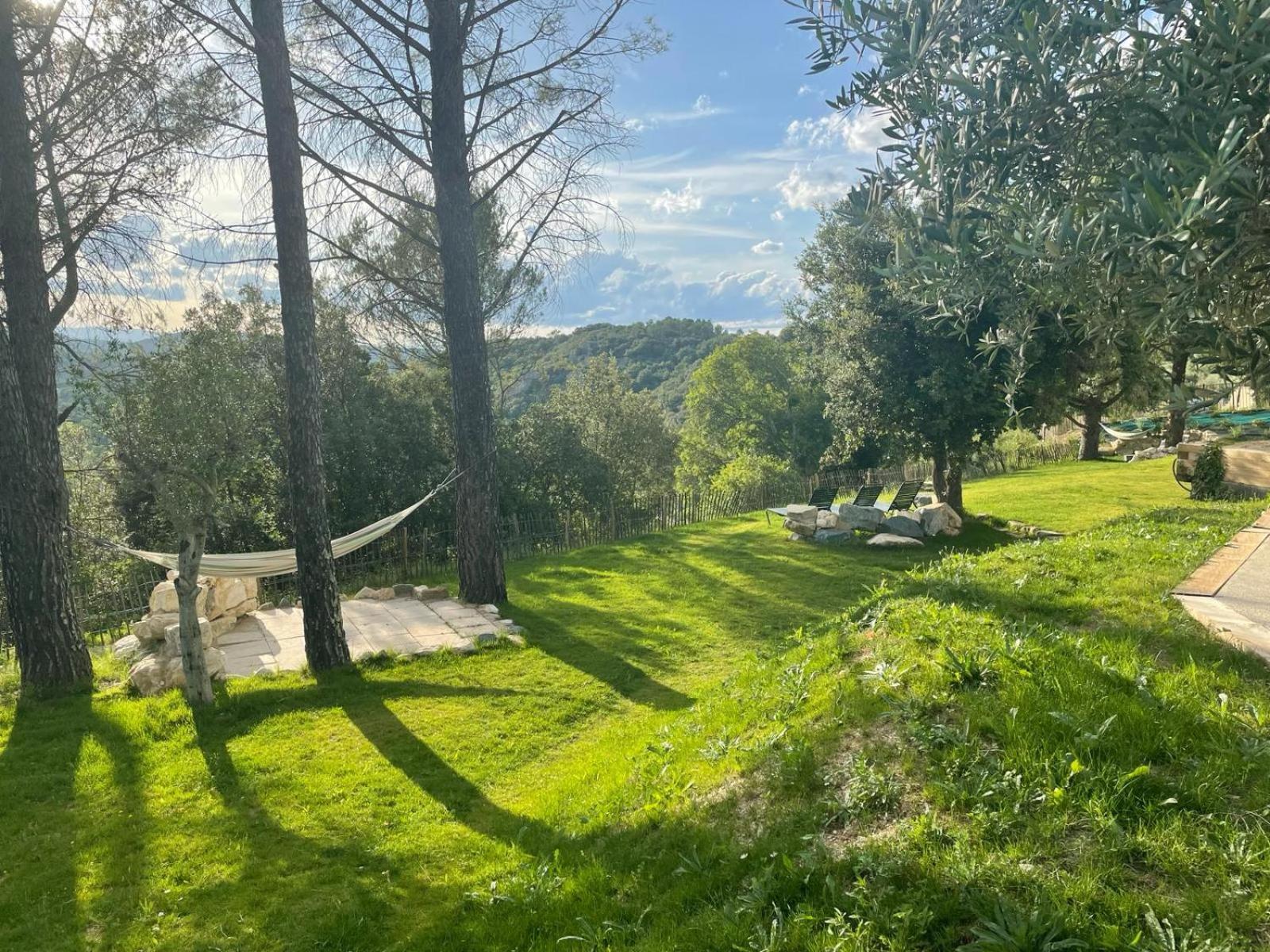 Hotel Restaurant Clos Des Sullys Montclus  Εξωτερικό φωτογραφία